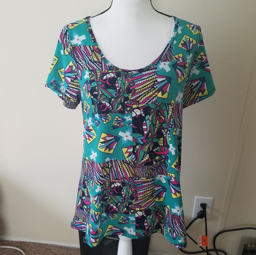🧡 Nwt’s Geometric Classic T Size Medium